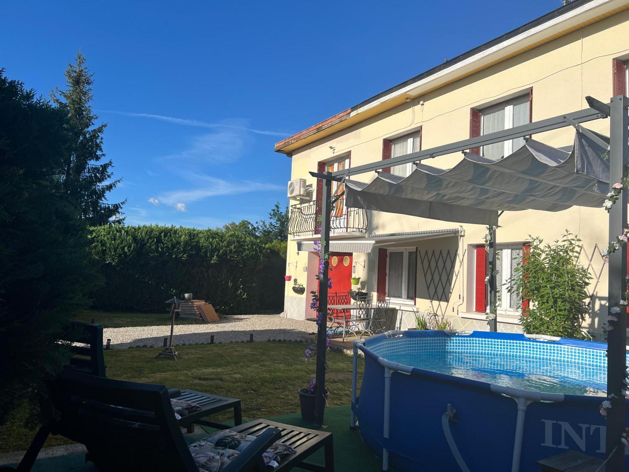Gite Du St Martin Apartamento Oradour-Fanais Exterior foto